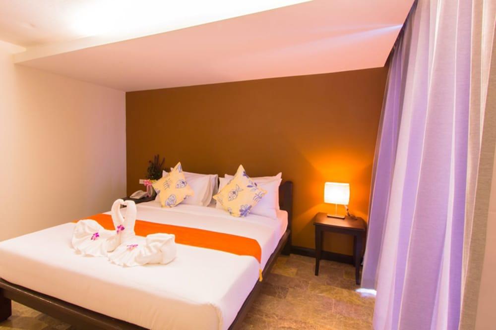 All Together Suite Hotel Bangkok Exterior photo