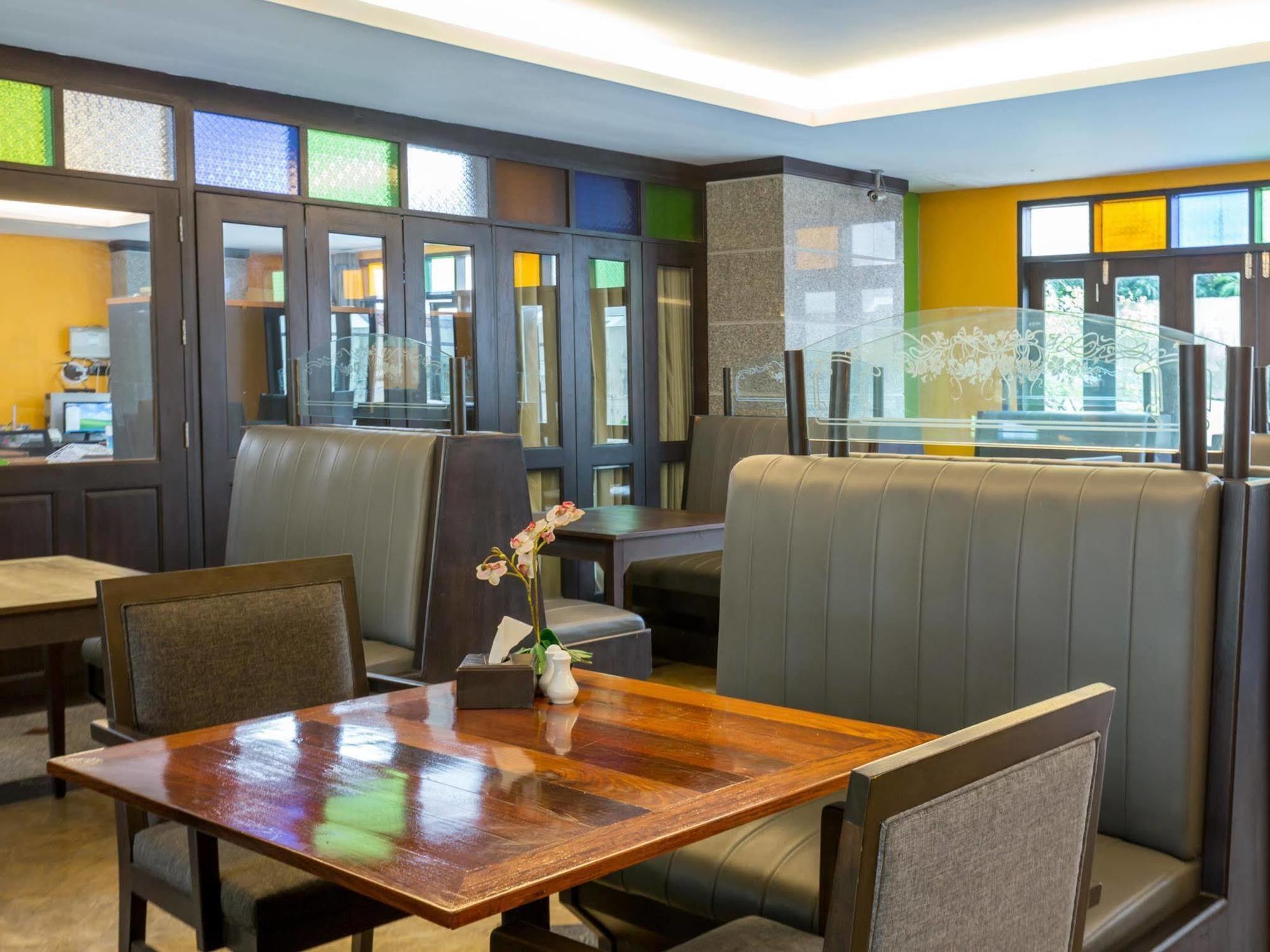 All Together Suite Hotel Bangkok Exterior photo