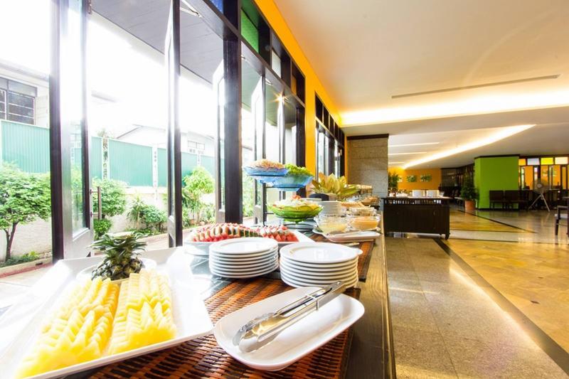 All Together Suite Hotel Bangkok Exterior photo